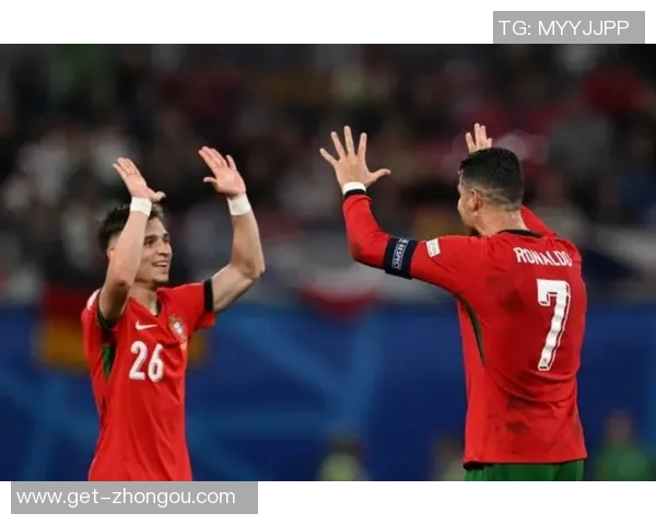 荷兰与土耳其友谊赛精彩对决展现足球魅力与团队精神